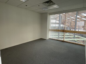 600 Holiday Plaza & 5101 Lincoln Highway Dr, Matteson, IL for lease Interior Photo- Image 2 of 4