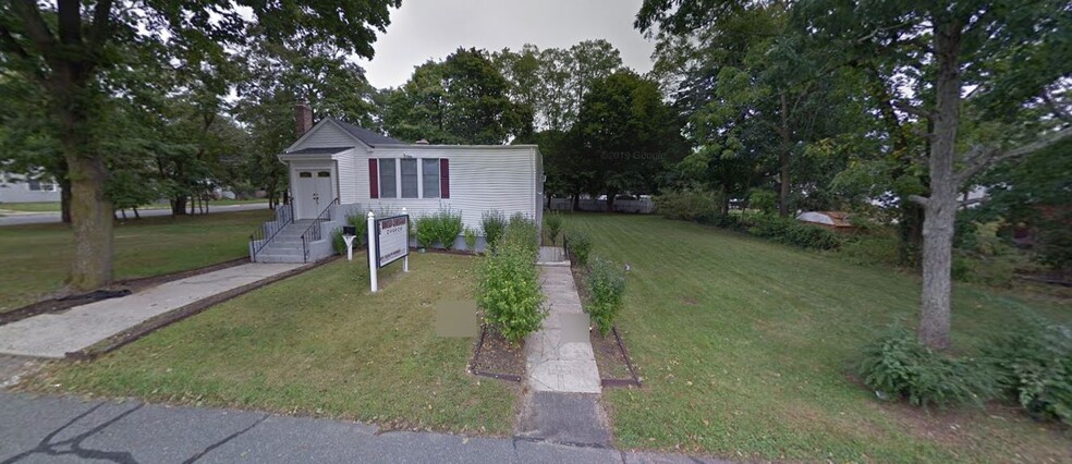 133 Coolidge Ave, Amityville, NY for sale - Primary Photo - Image 1 of 7