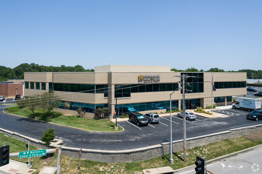 3890 S Lindbergh Blvd, Sunset Hills, MO for lease - Building Photo - Image 1 of 6