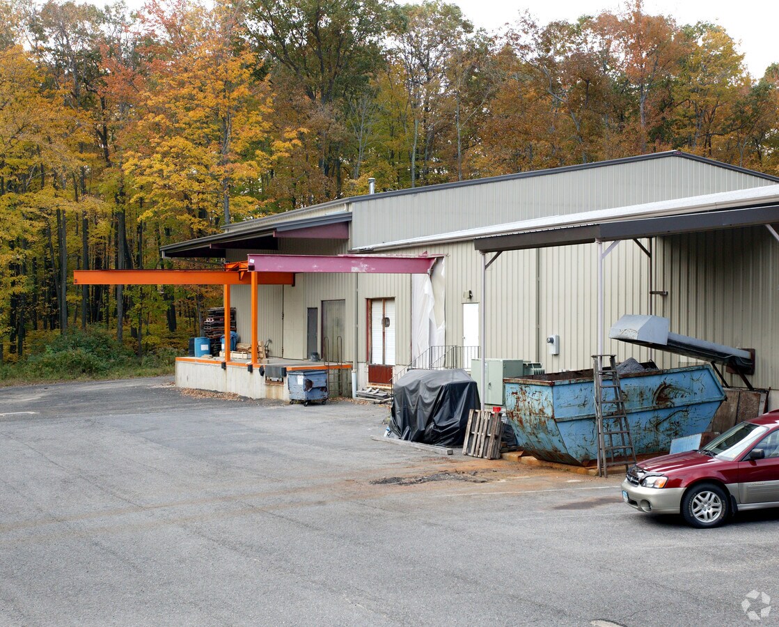 75 Napco Dr, Terryville, CT 06786