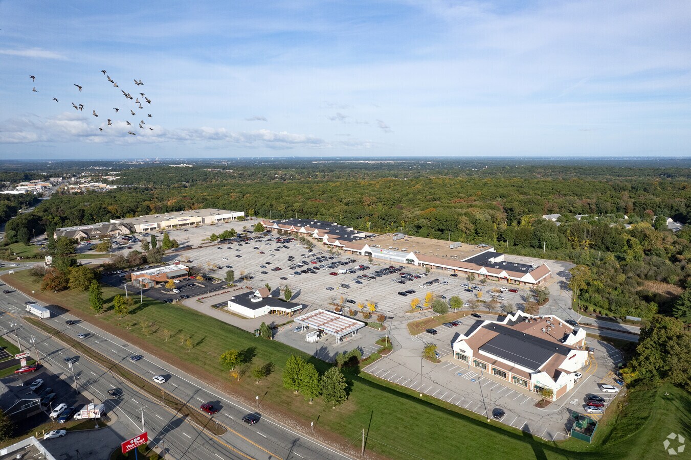 300 Quaker Ln, Warwick, RI 02886 Cowesett Corners