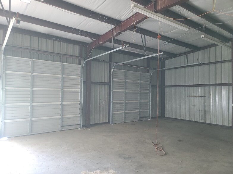 870 N Mayhill Rd, Denton, TX for lease - Interior Photo - Image 2 of 13