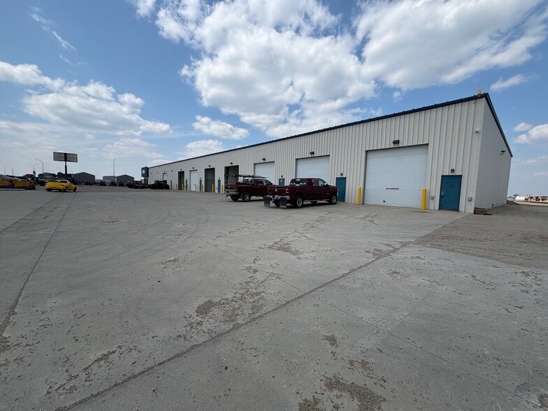 111 NE 45th Ave, Minot, ND for lease - Building Photo - Image 3 of 11