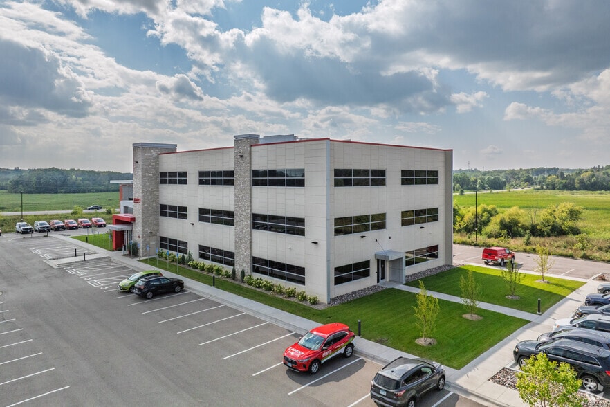 2900 Eagle Bluff Cir, Medina, MN for lease - Building Photo - Image 3 of 4