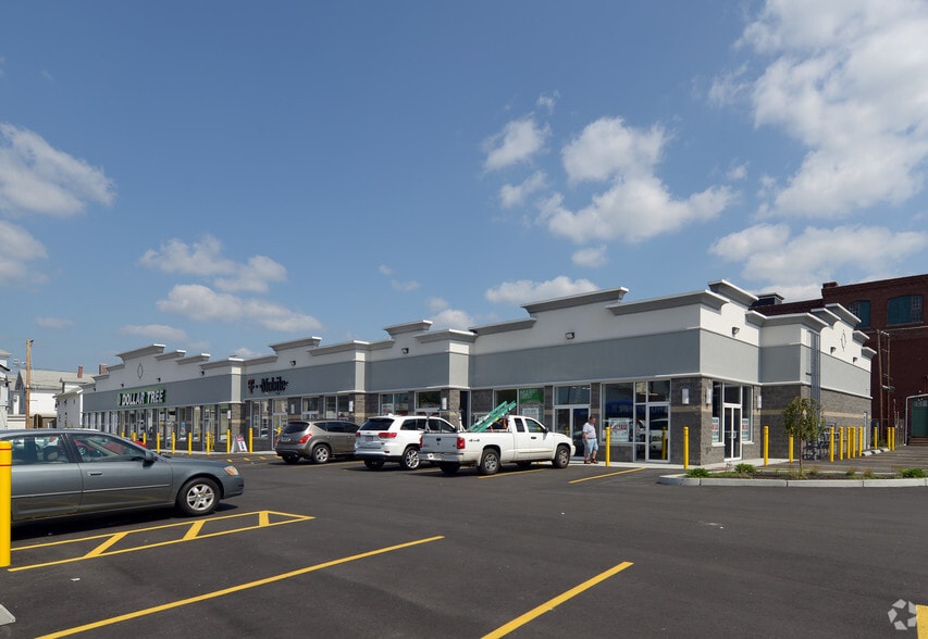 361 Dexter St, Central Falls, RI for lease - Building Photo - Image 3 of 8