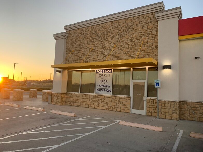 100 Ritchie Rd, Hewitt, TX 76643