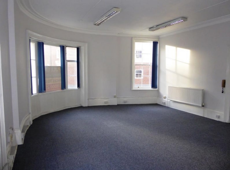 1 Canute Rd, Southampton for lease - Interior Photo - Image 3 of 5