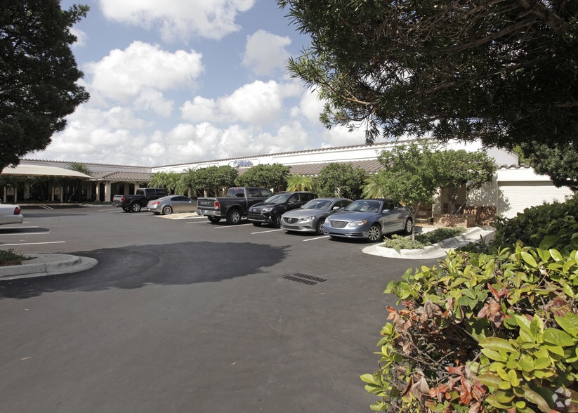 1350 NE 56th St, Fort Lauderdale, FL for lease - Building Photo - Image 3 of 20