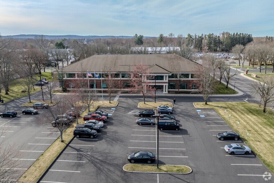 45 Glastonbury Blvd, Glastonbury, CT 06033 | LoopNet