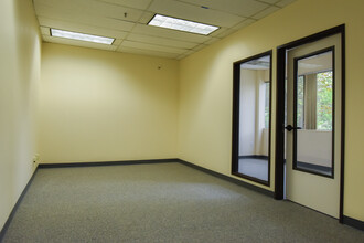 9320 SW Barbur Blvd, Portland, OR for lease Interior Photo- Image 2 of 3