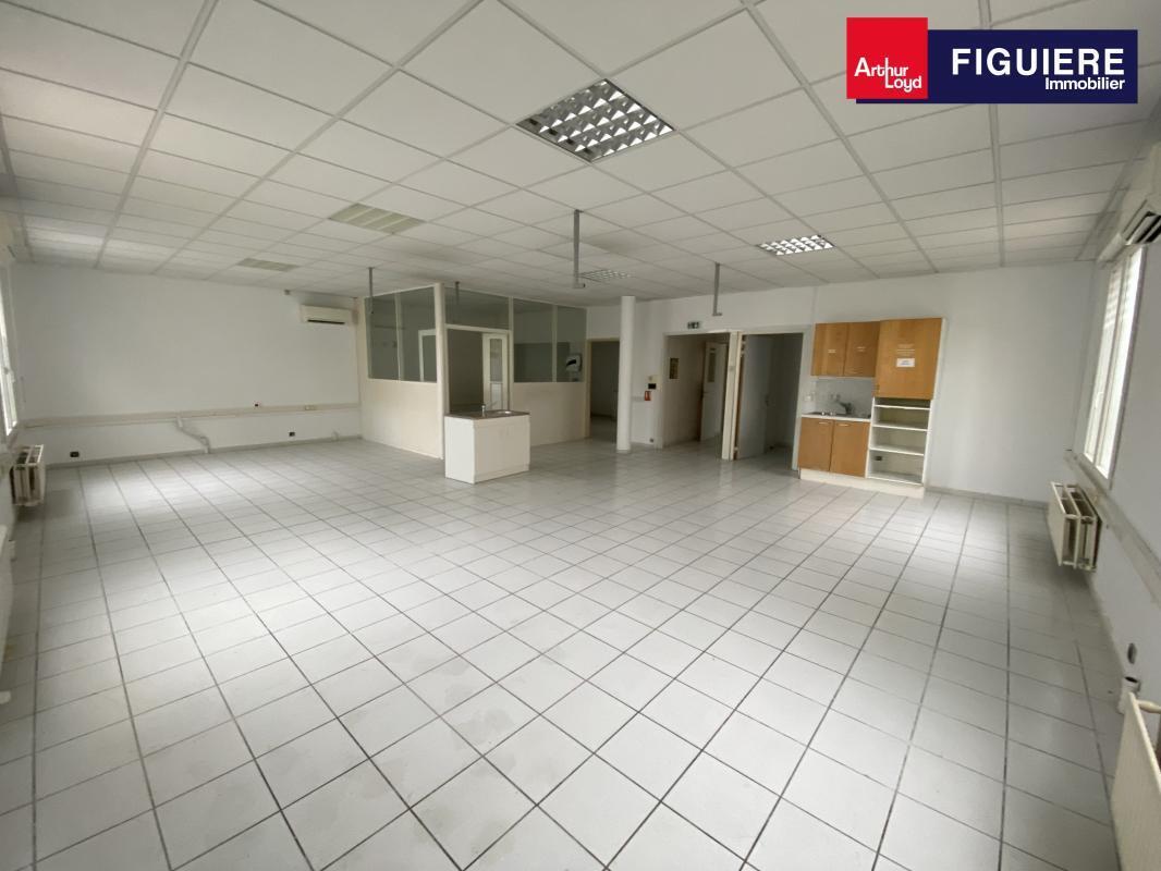Office in Salon De Provence for sale Building Photo- Image 1 of 23