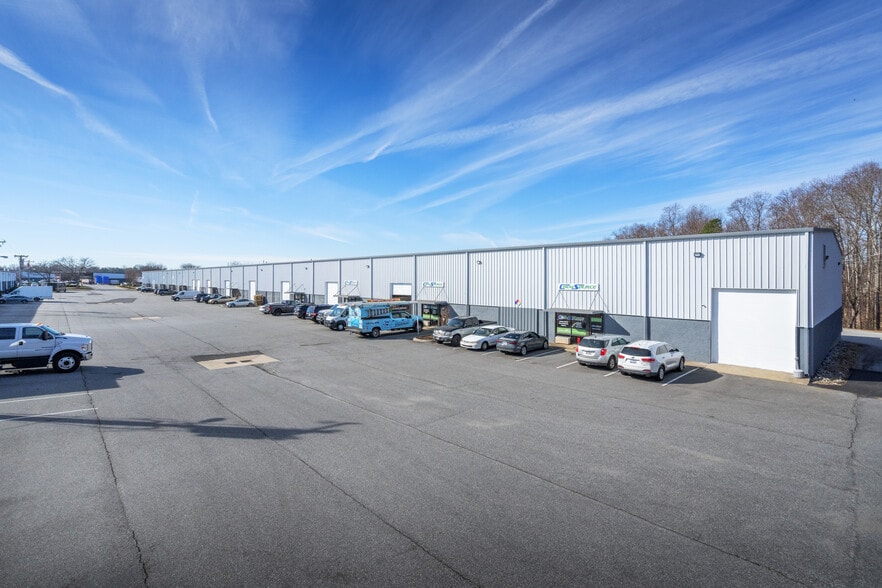 1255 S Park Dr, Kernersville, NC for lease - Building Photo - Image 2 of 4