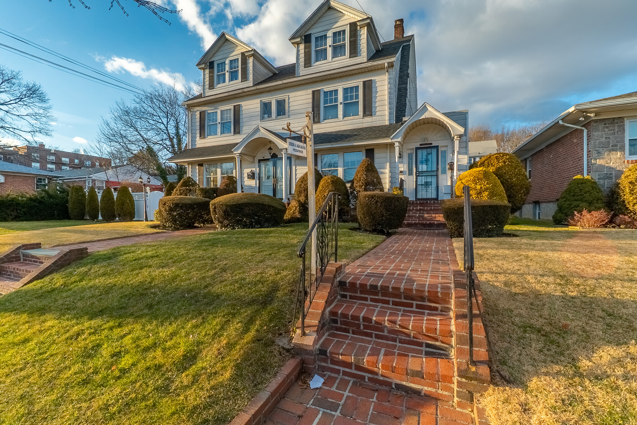 19115 Hillside Ave, Hollis, NY for sale Primary Photo- Image 1 of 1