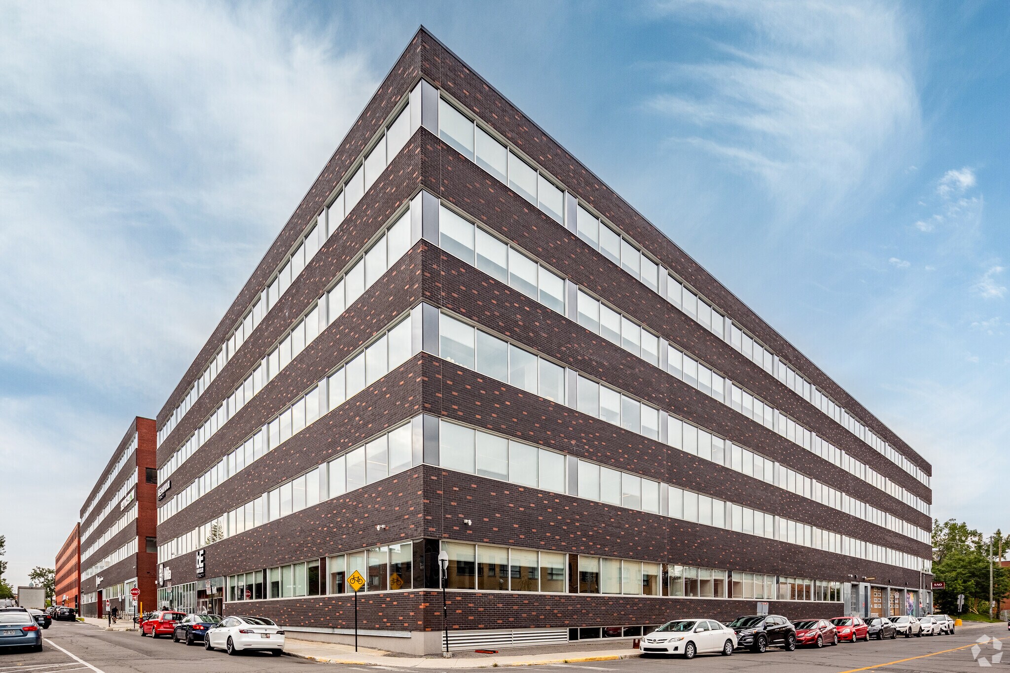 6666 Rue Saint-Urbain, Montréal, QC for lease Primary Photo- Image 1 of 11