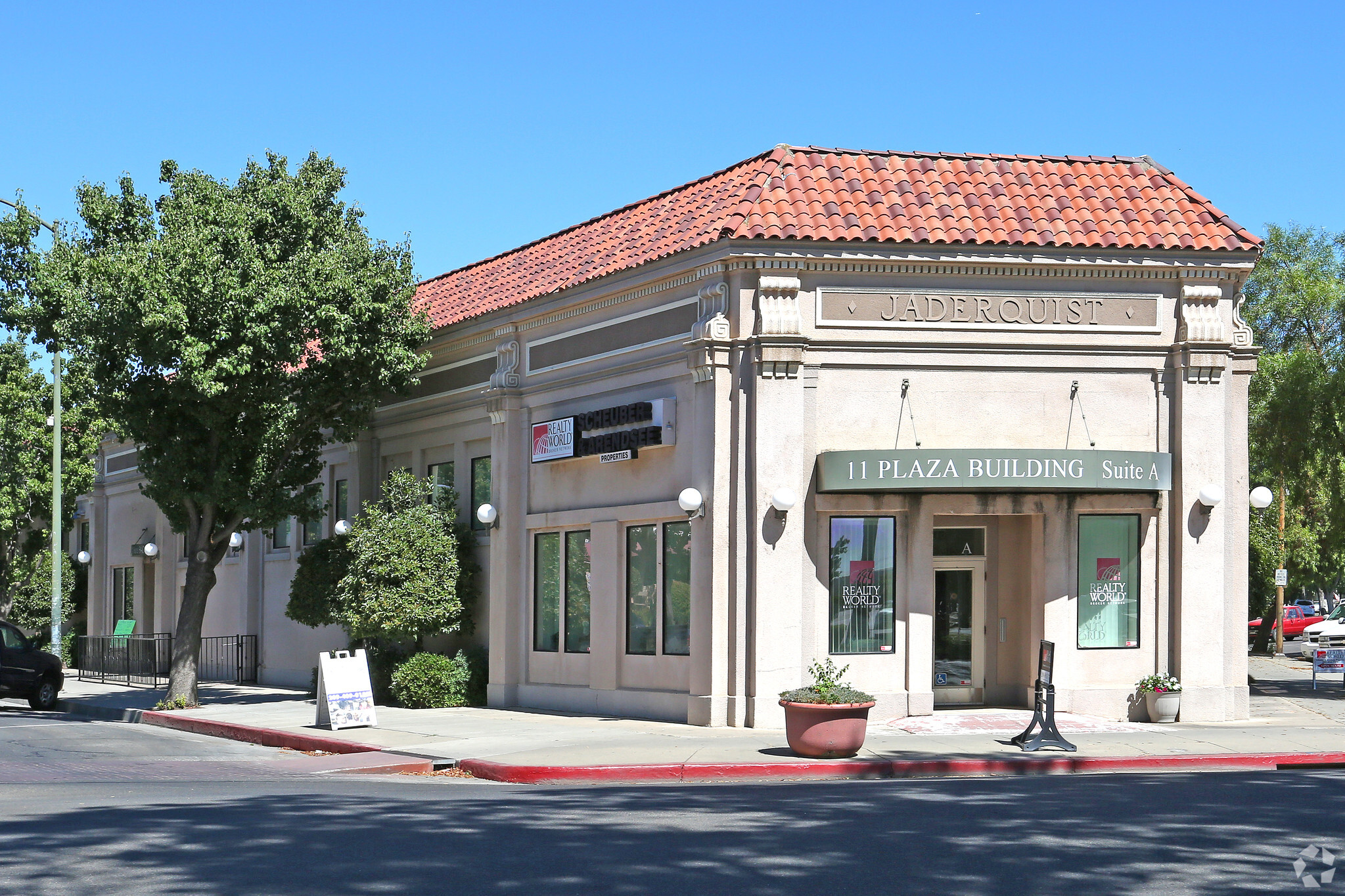 11 Plaza Cir, Patterson, CA for sale Primary Photo- Image 1 of 1