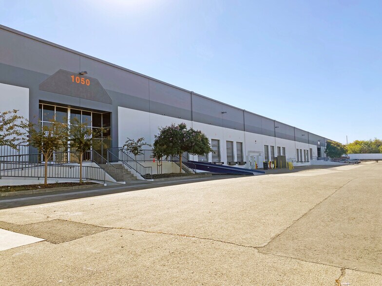 1050 E Grant Line Rd, Tracy, CA for lease - Building Photo - Image 3 of 11