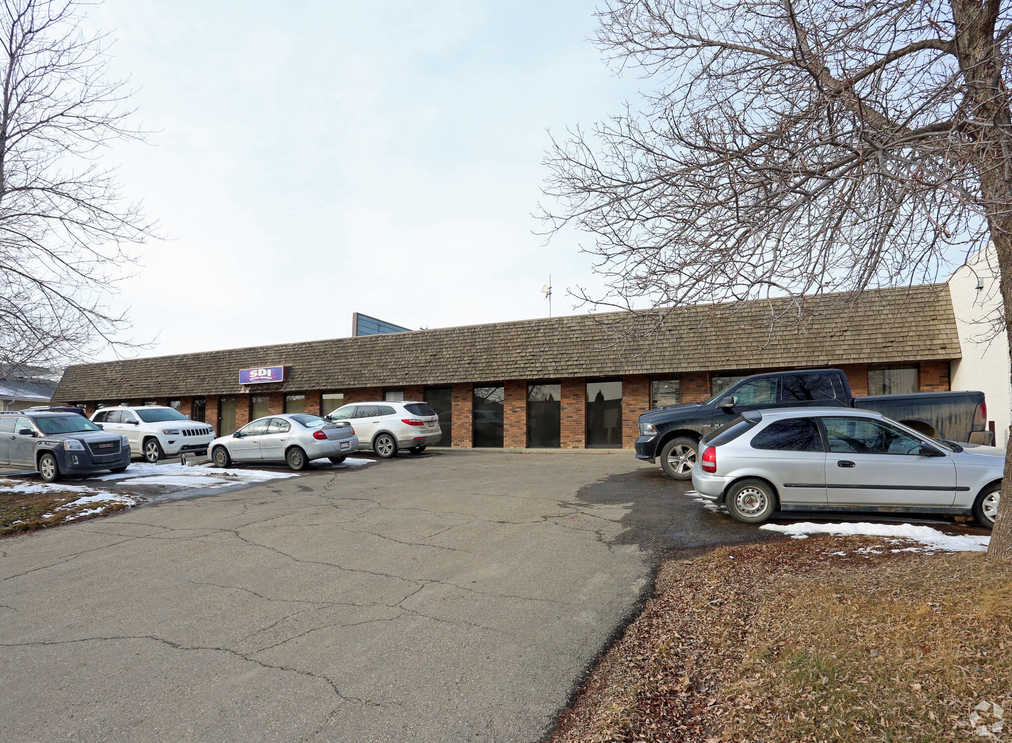 27-29 Rayborn Cres, St. Albert, AB for sale Primary Photo- Image 1 of 1