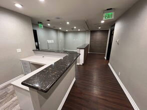 435 N Roxbury Dr, Beverly Hills, CA for lease Interior Photo- Image 2 of 16