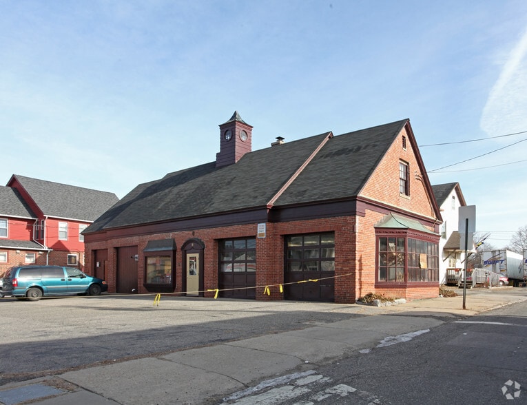 8 Migeon Ave, Torrington, CT for lease - Building Photo - Image 2 of 11