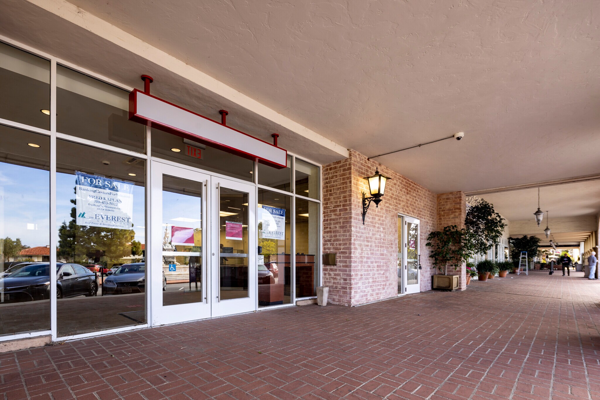 22 Malaga Cove Plz, Palos Verdes Estates, CA 90274 Office/Retail for