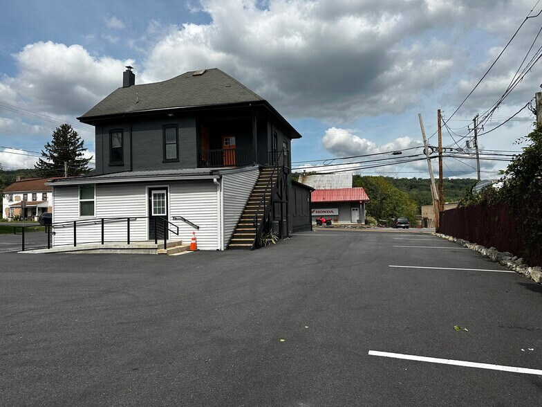 875 E Main St, Ephrata, PA for sale - Building Photo - Image 3 of 39