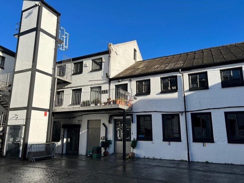 49-50 Eagle Wharf Rd, London for lease - Building Photo - Image 2 of 7