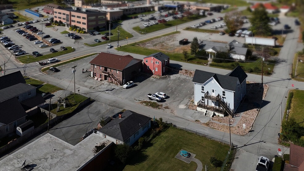 Tazewell Flats portfolio of 2 properties for sale on LoopNet.com - Building Photo - Image 2 of 44