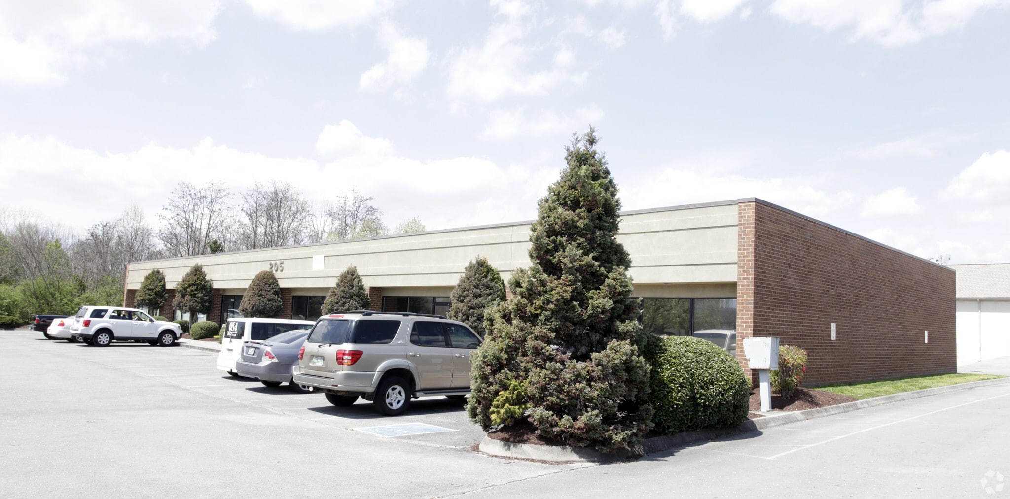 205 Perimeter Park Rd, Knoxville, TN for lease Primary Photo- Image 1 of 3