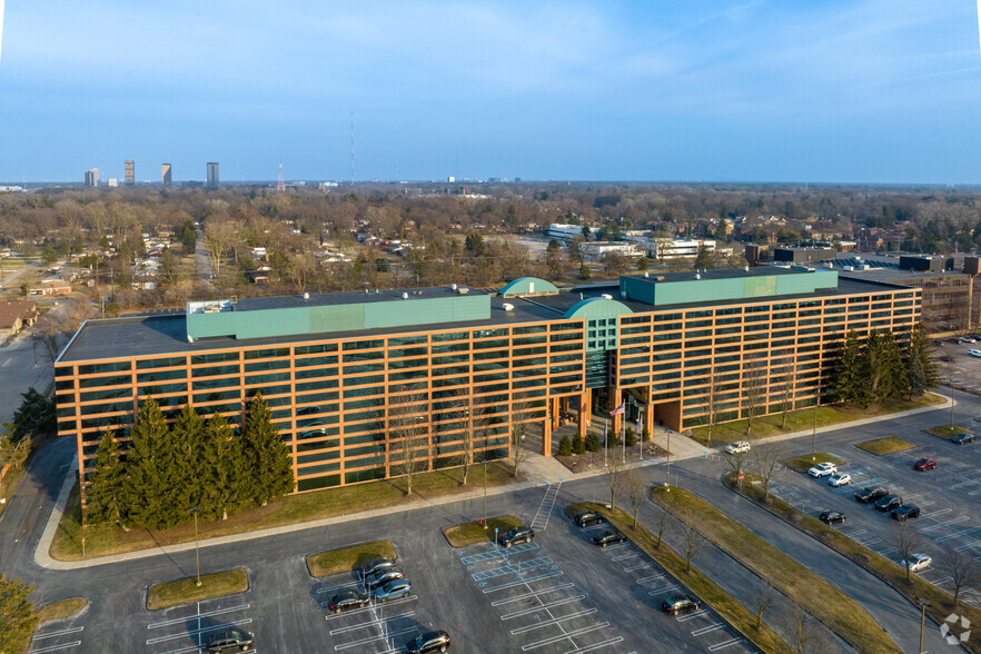 25300-25330 Telegraph Rd, Southfield, MI for lease - Building Photo - Image 3 of 45