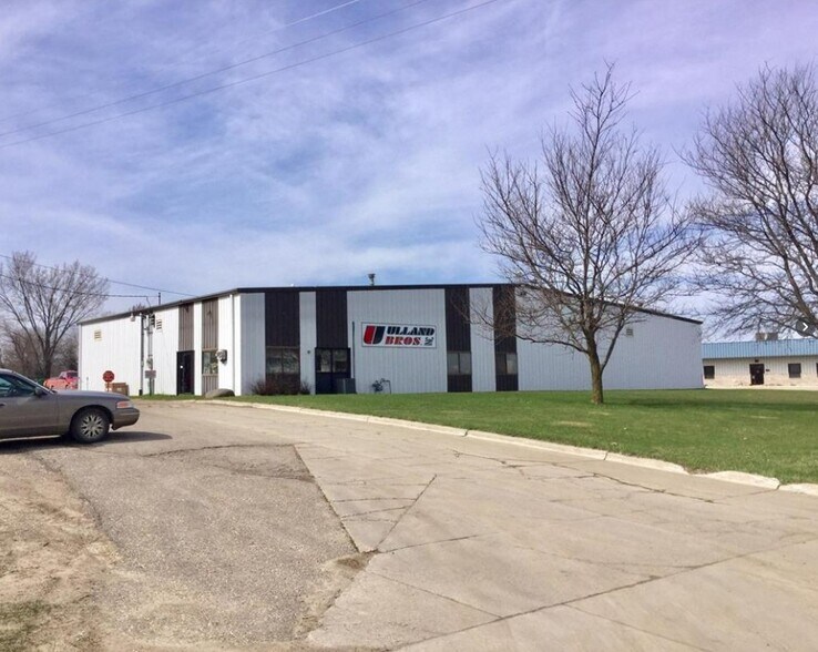 2400 Myers Rd, Albert Lea, MN for sale - Primary Photo - Image 1 of 1