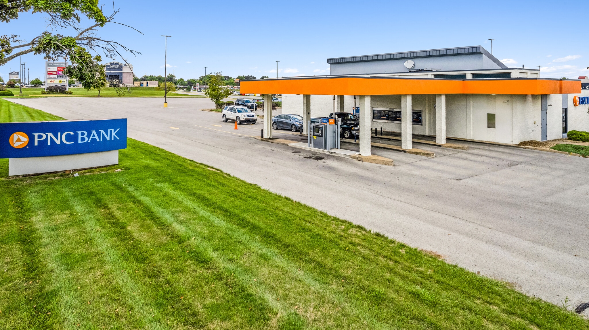 7401B Market St, Youngstown, OH 44512 PNC Bank Youngstown, OH