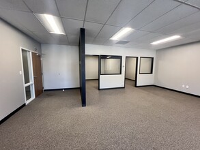 1400-1420 NW Vivion Rd, Kansas City, MO for lease Building Photo- Image 2 of 5