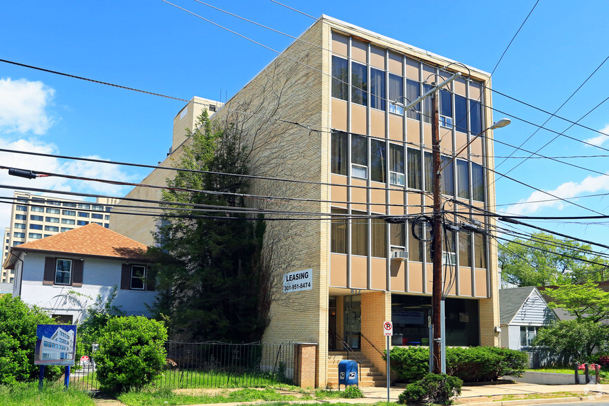 817 Silver Spring Ave, Silver Spring, MD for lease - Building Photo - Image 2 of 3