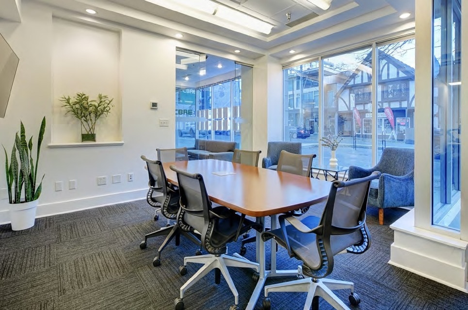 1026 Fort St, Victoria, BC V8V 3K4 - Unit 1024&1026 - - Interior Photo - Image 2 of 4