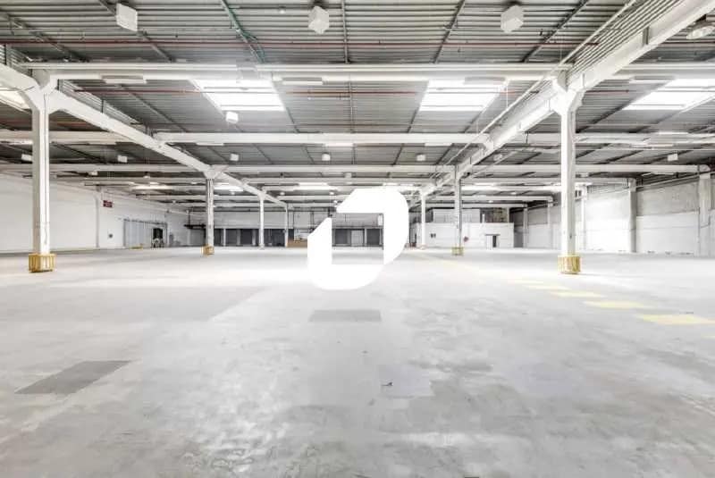 Industrial in Villejust for lease - Interior Photo - Image 3 of 9