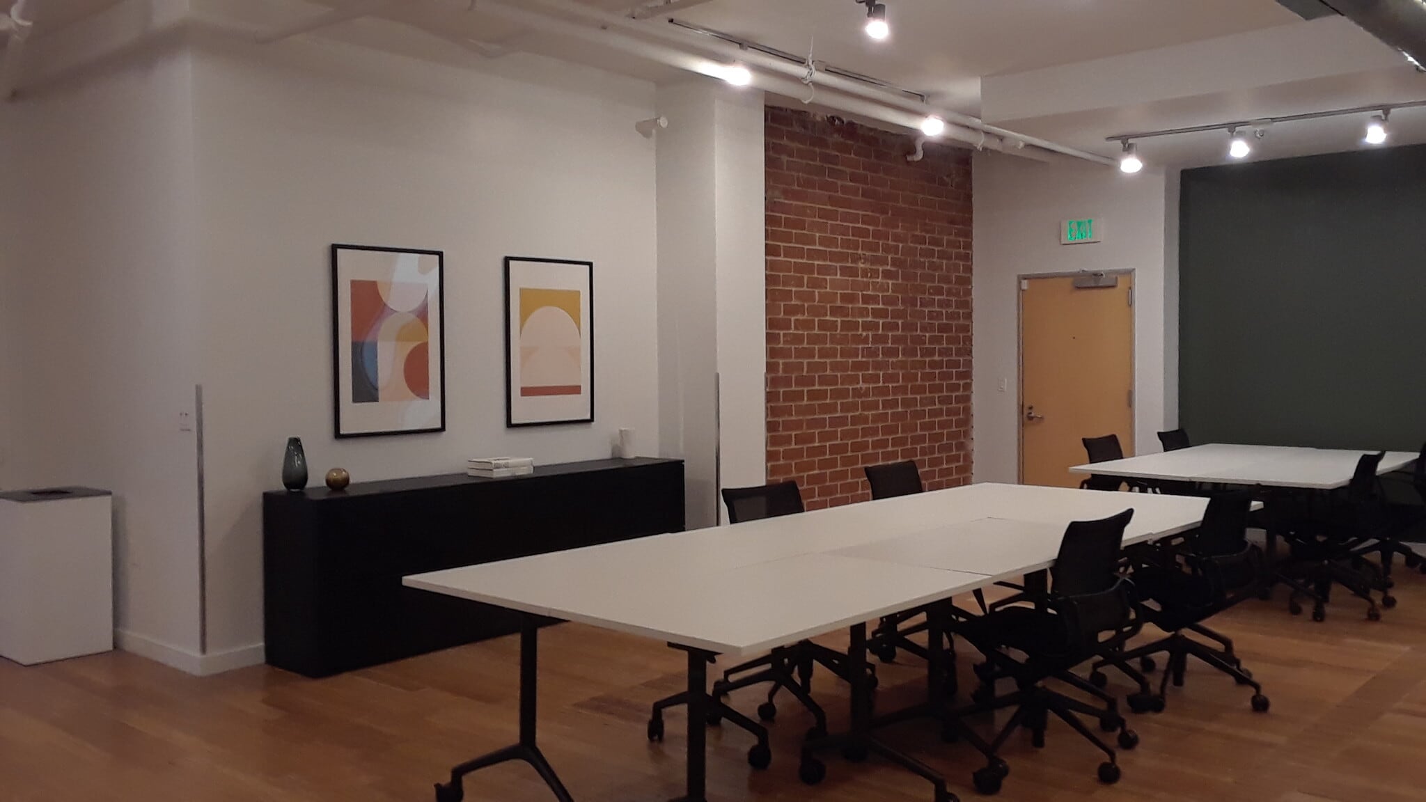 8322 Beverly Blvd, Los Angeles, CA for lease Interior Photo- Image 1 of 4