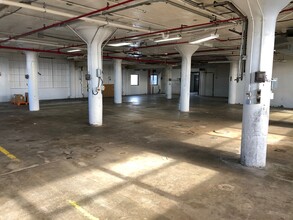 120 E Clark St, Freeport, IL for lease Interior Photo- Image 2 of 3