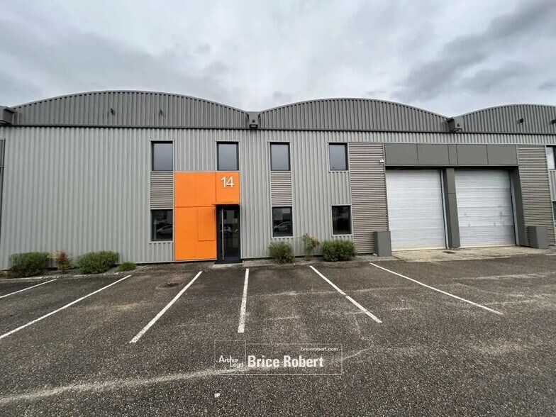 Flex in Dardilly for lease - Building Photo - Image 3 of 3