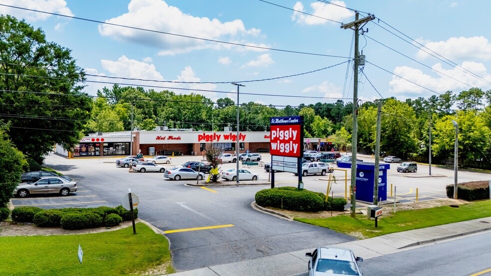 611-621 Harry C Raysor Dr, Saint Matthews, SC for lease - Building Photo - Image 2 of 11