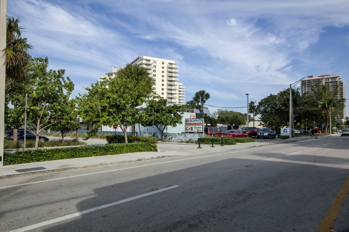 429 Seabreeze Blvd, Fort Lauderdale, FL 33316 Office Space Above Coconuts Restaurant