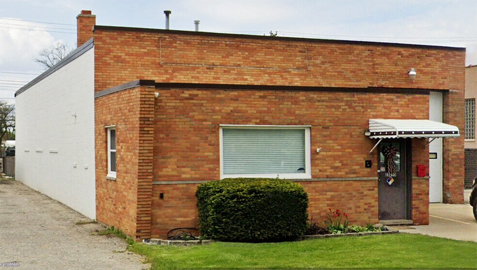 23295 Blackstone Ave, Warren, MI 48089