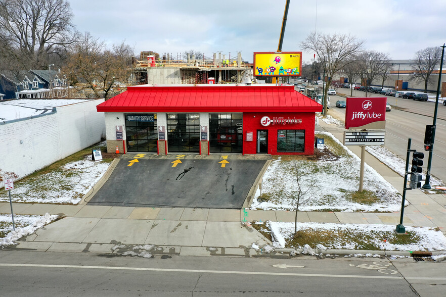 1102 E Washington Ave, Madison, WI for sale - Building Photo - Image 1 of 1