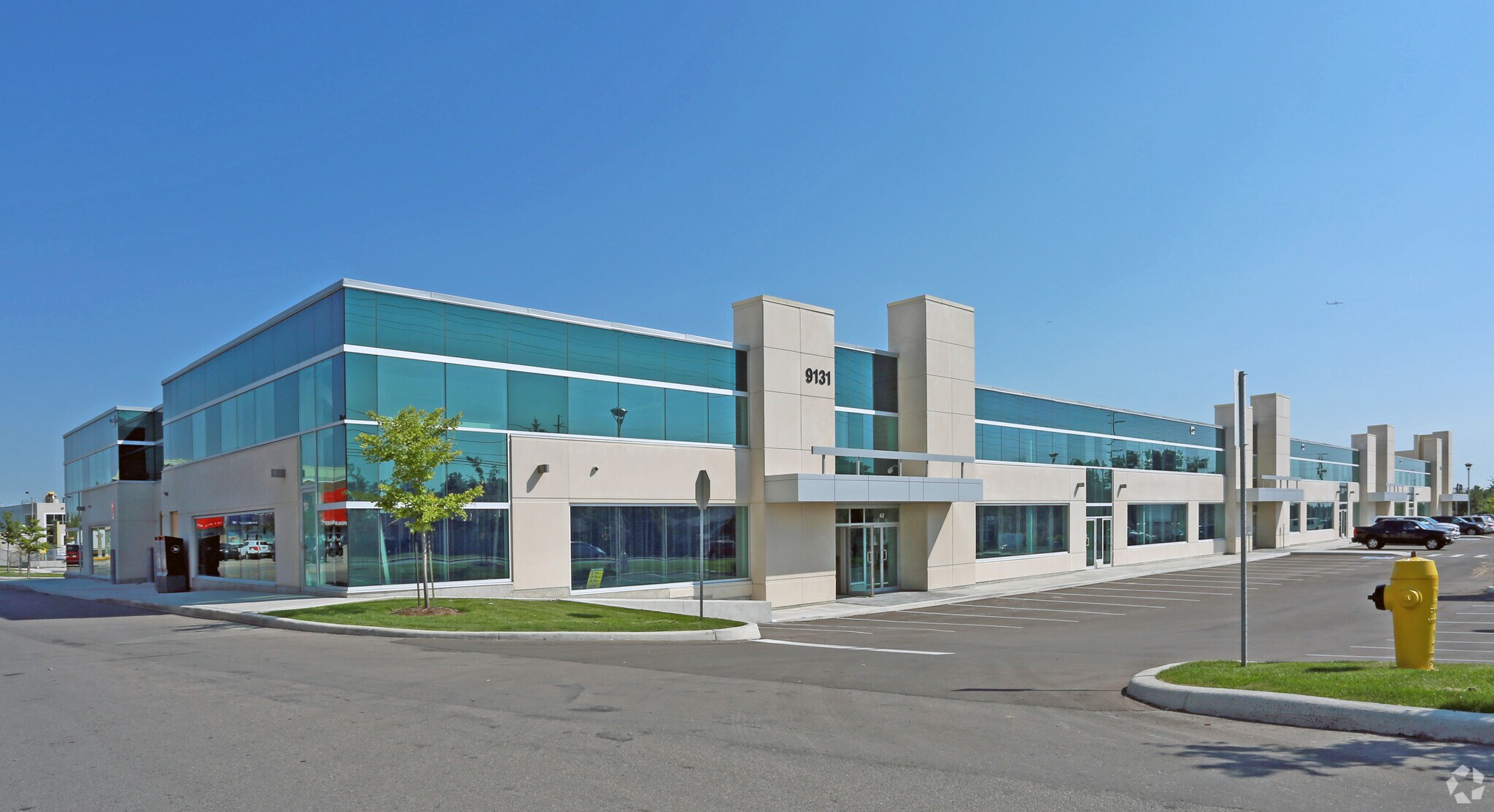 9131 Keele St, Vaughan, ON L4K 5B4 Keele Rutherford Corporate Center