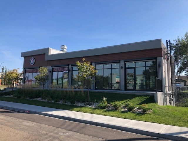 15355 111 Ave NW, Edmonton, AB for sale Primary Photo- Image 1 of 1