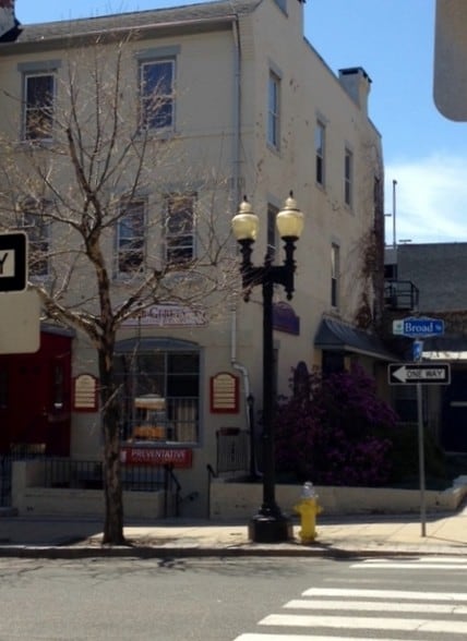 1187 Broad St, Bridgeport, CT for lease - Building Photo - Image 3 of 22