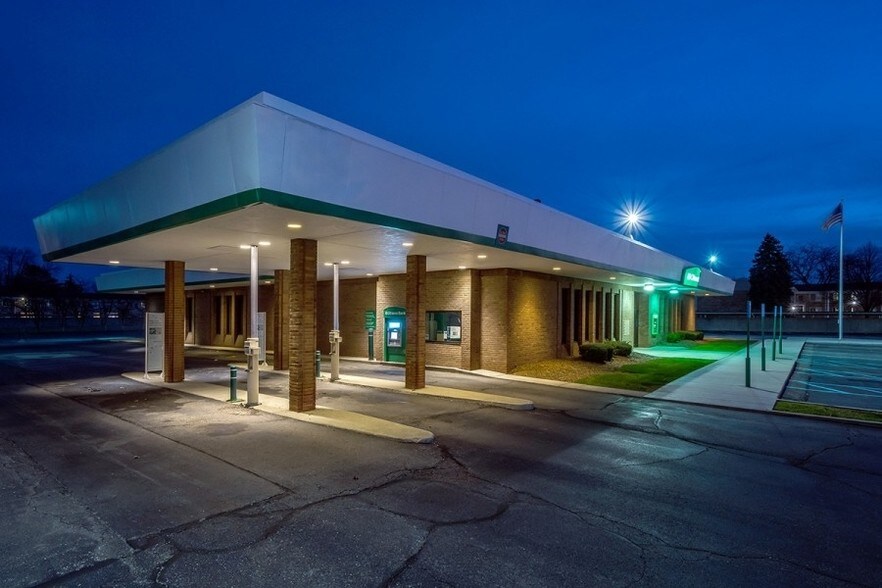 11275 Allen Rd, Southgate, MI 48195