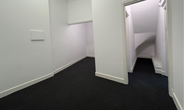 10-10B Newport, Lincoln for lease Interior Photo- Image 1 of 2