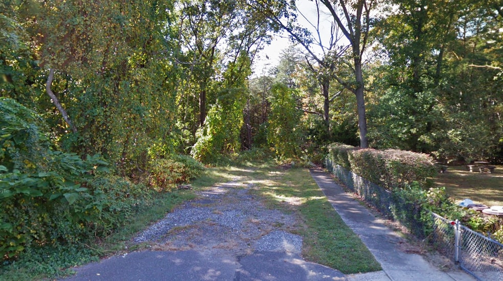 301 Lelache, Atco, NJ 08004