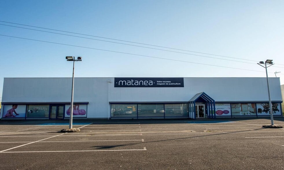 Rue Des Anciens Combattants, Lescar for lease - Building Photo - Image 1 of 3