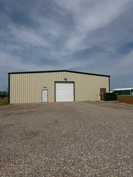 11800 Sooner Rd, Edmond, OK for sale - Primary Photo - Image 1 of 1